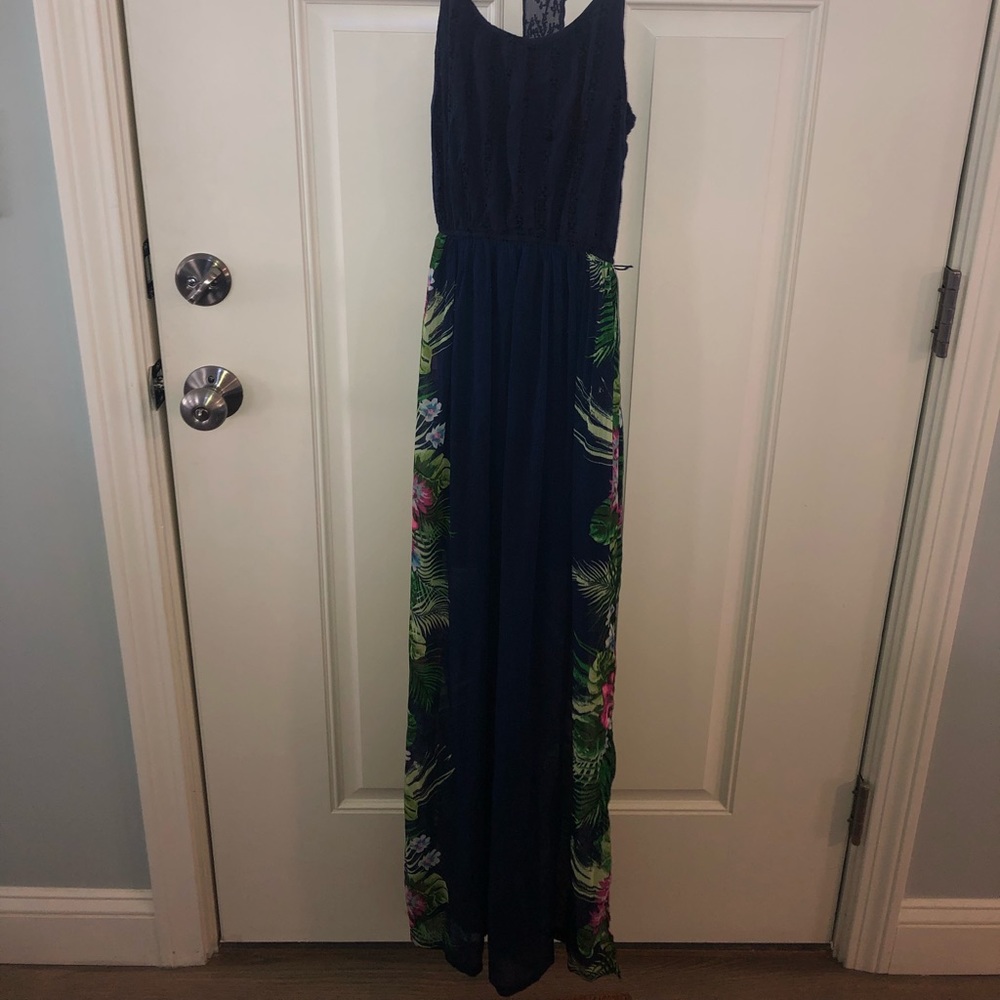 Navy maxi